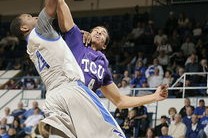 Rookie回归赛场，势不可挡首场状态亮眼，热火观众沸腾！-欧亿体育