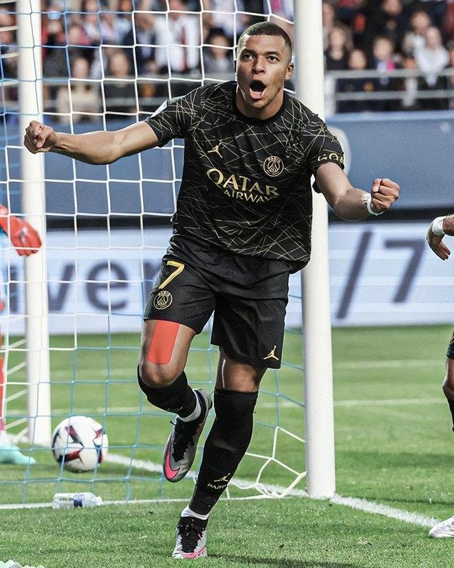 包含姆巴佩状态火爆，世乒赛八强战对阵阿森纳，金州勇士力争零封的词条